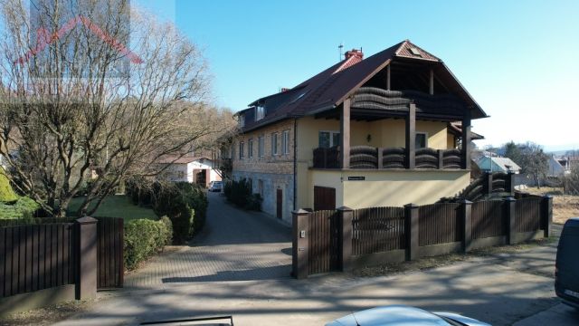 dom wolnostojący, 11 pokoi Leśna, ul. Baworowo. Zdjęcie 5