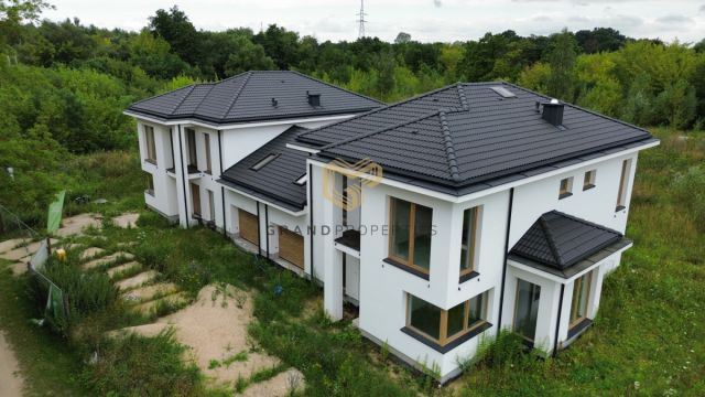 bliźniak, 7 pokoi Konstancin-Jeziorna. Zdjęcie 2