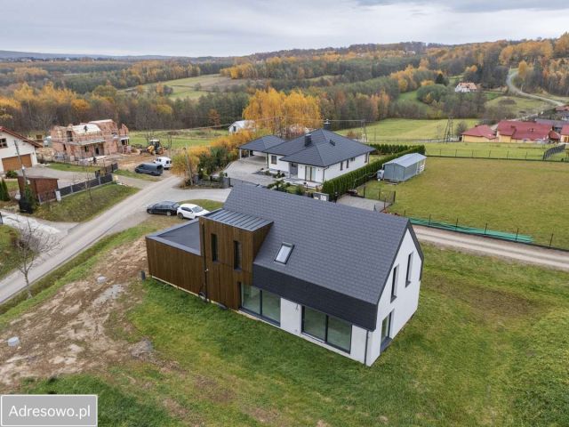 dom wolnostojący, 5 pokoi Siedliska. Zdjęcie 1