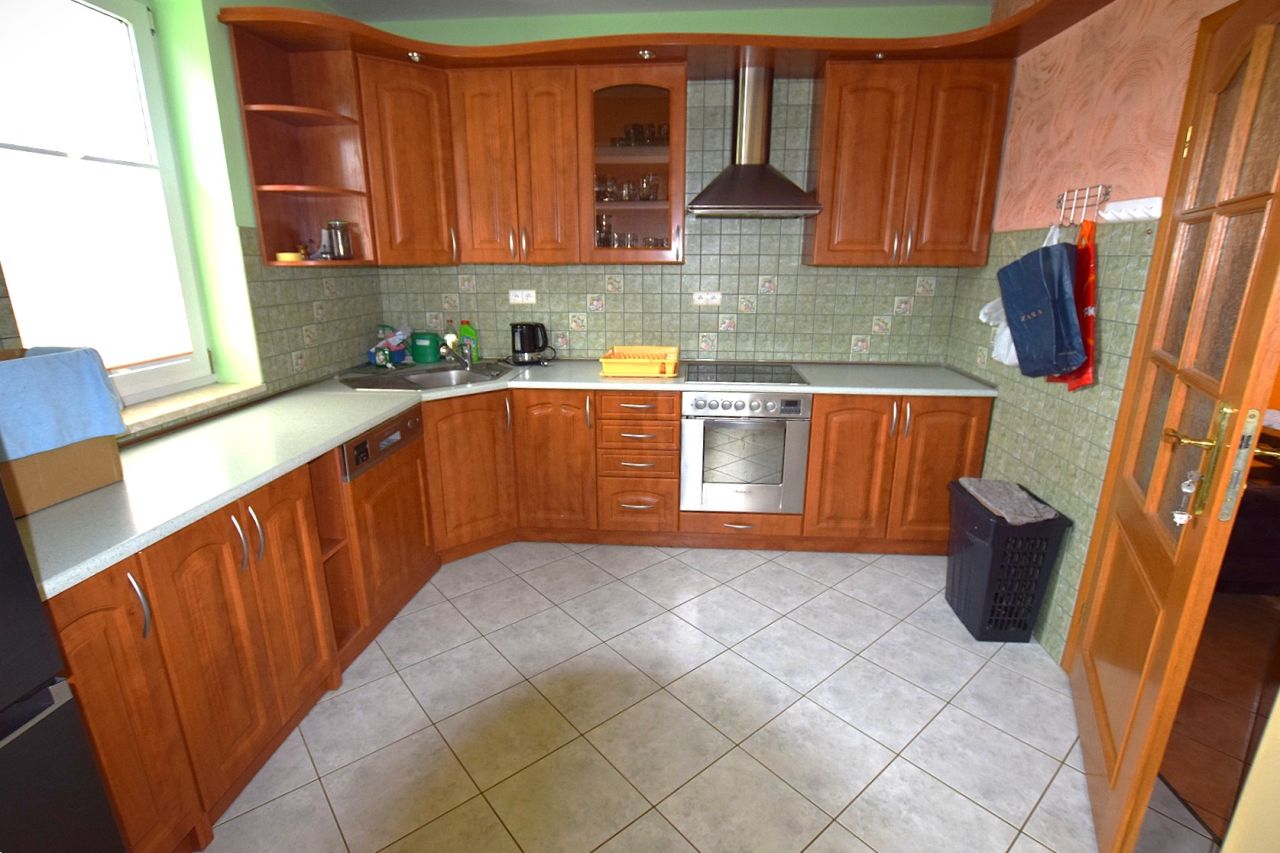 dom wolnostojący, 10 pokoi Ługwałd. Zdjęcie 11