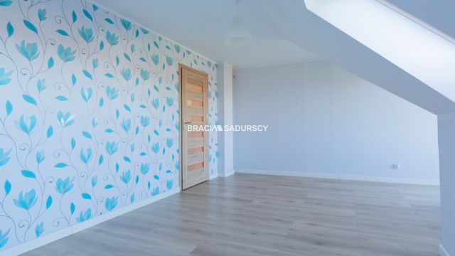 bliźniak, 6 pokoi Wola Luborzycka. Zdjęcie 14