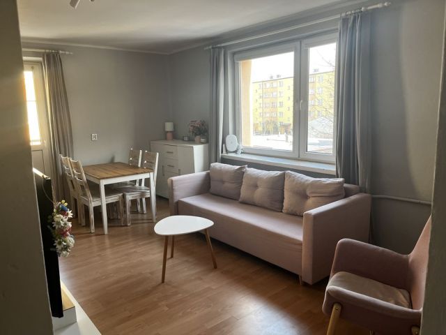 Mieszkanie 1-pokojowe Bełchatów, os. 1000-lecia. Zdjęcie 1