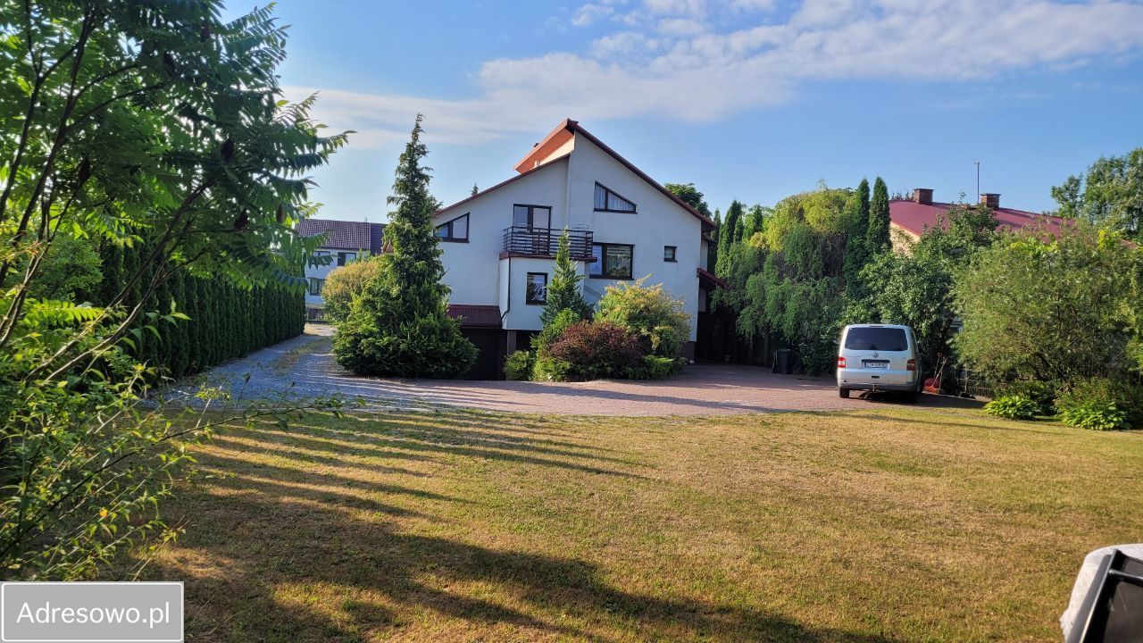 dom wolnostojący, 7 pokoi Rabinówka, ul. Nowowiejska. Zdjęcie 3