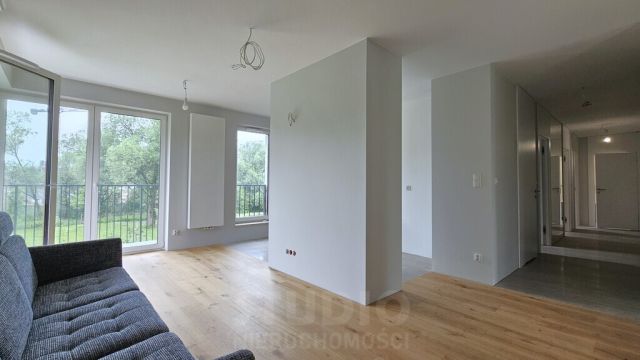 Mieszkanie 4-pokojowe Kraków Ruczaj, ul. Czerwone Maki. Zdjęcie 2