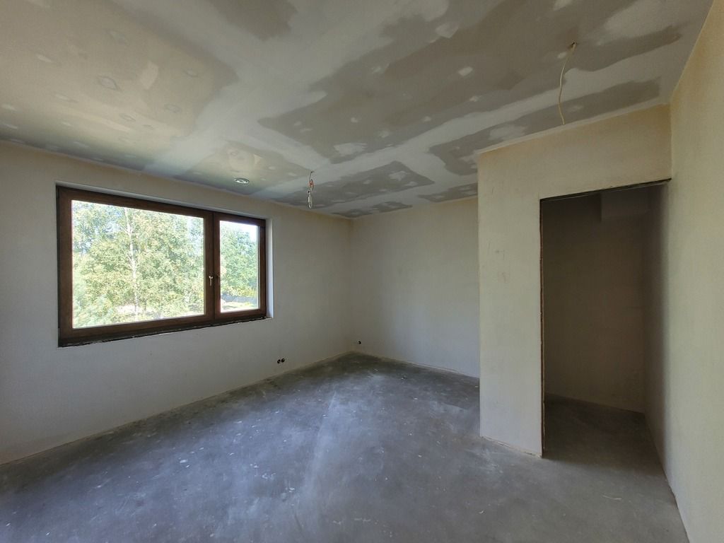 dom wolnostojący, 5 pokoi Złotokłos. Zdjęcie 32