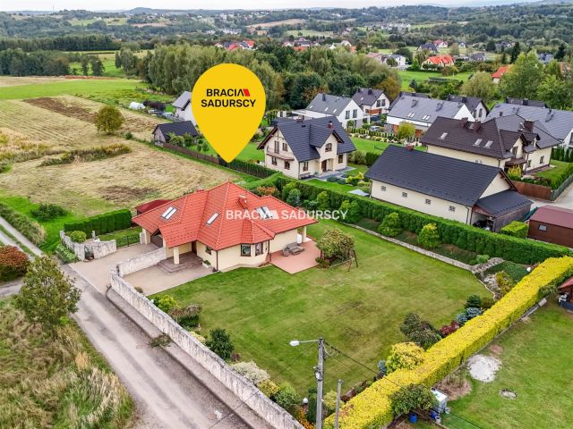 dom wolnostojący, 6 pokoi Sułków. Zdjęcie 2