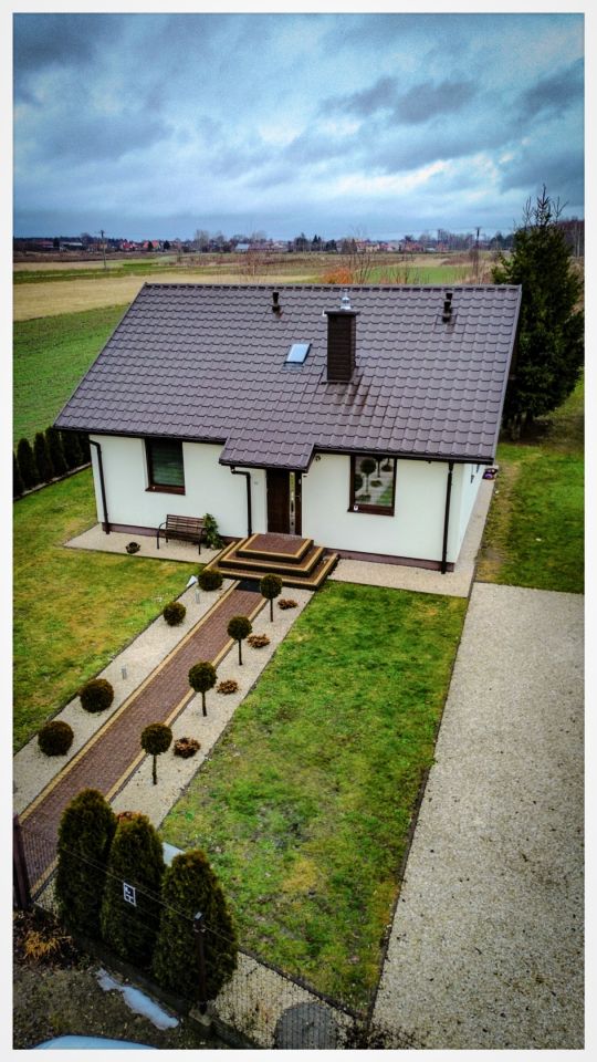 dom wolnostojący, 4 pokoje Trześń Błonie, Szafirowa. Zdjęcie 1