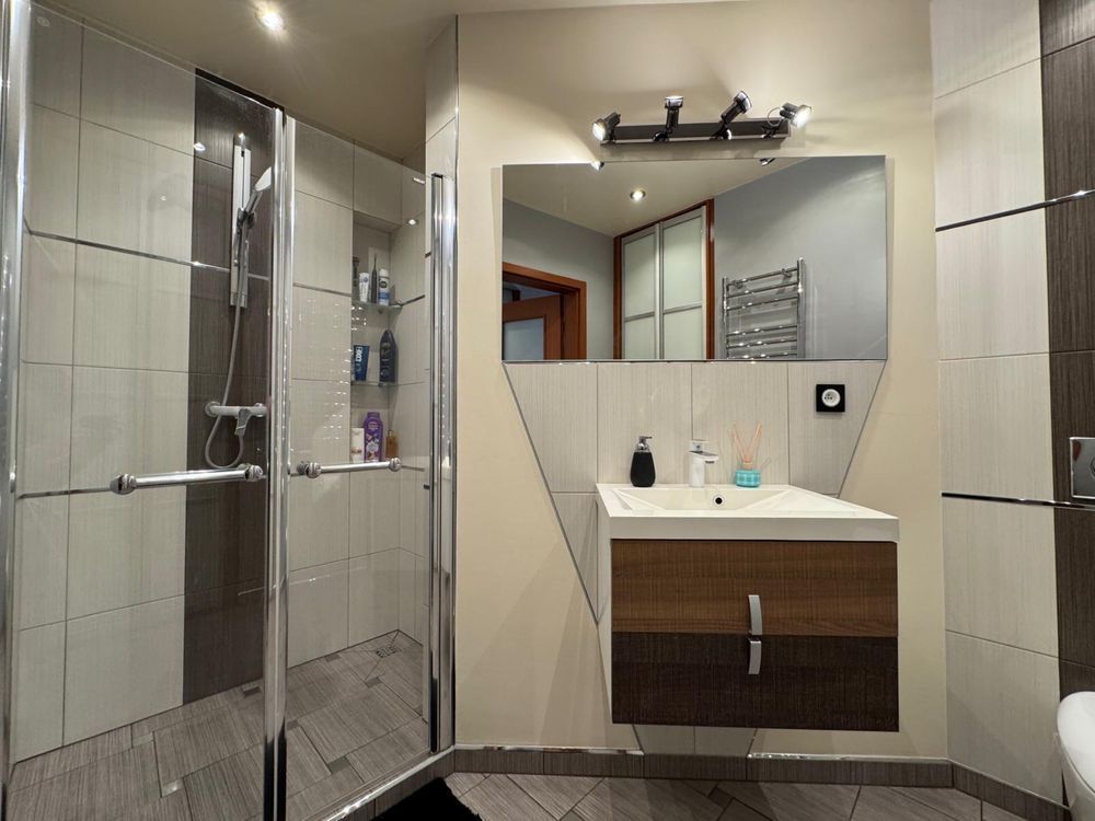 Mieszkanie 4-pokojowe Niemcz. Zdjęcie 4