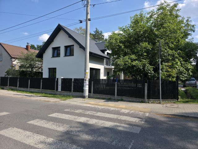 dom wolnostojący, 6 pokoi Międzyborów. Zdjęcie 1
