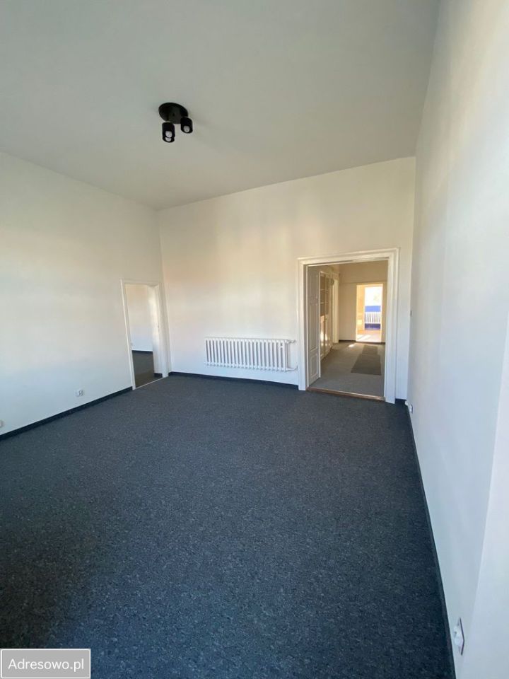 Lokal Myślenice, rynek Rynek. Zdjęcie 7