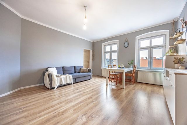Mieszkanie 4-pokojowe Wrocław Śródmieście, ul. Trzebnicka. Zdjęcie 1