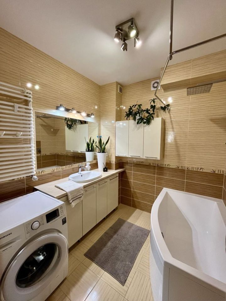 Mieszkanie 4-pokojowe Marki. Zdjęcie 3