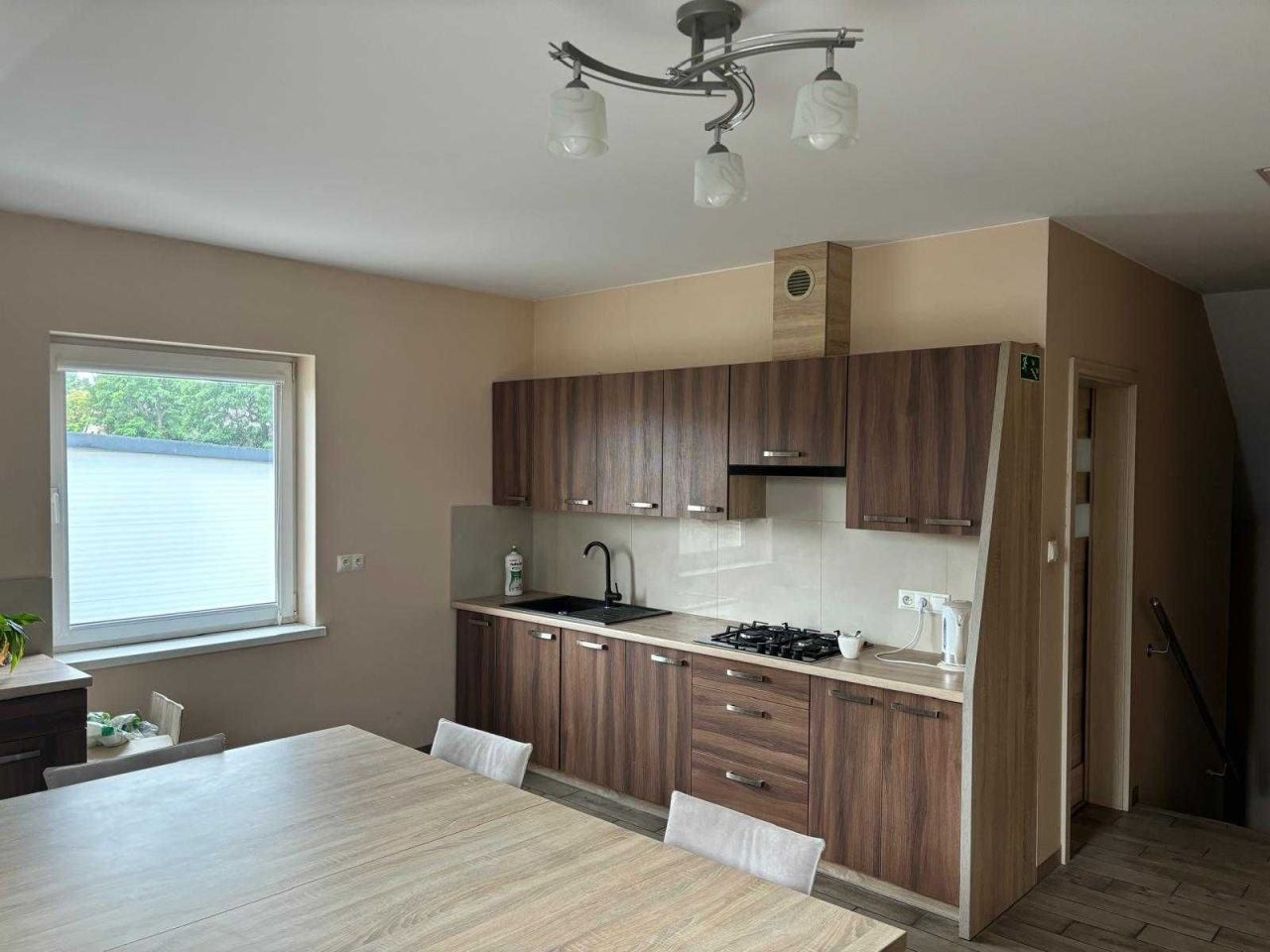 Hala/magazyn Mochy. Zdjęcie 5