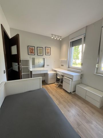 Mieszkanie 3-pokojowe Chorzów Centrum, ul. Józefa Poniatowskiego. Zdjęcie 6