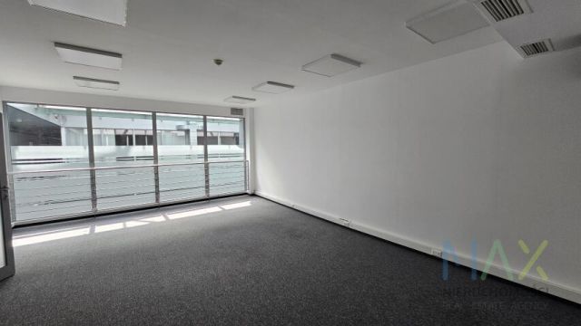 Biuro Kraków Płaszów, ul. gen. Henryka Kamieńskiego. Zdjęcie 1