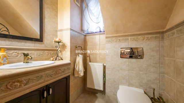 dworek, 8 pokoi Balin, ul. Gwardzistów. Zdjęcie 33