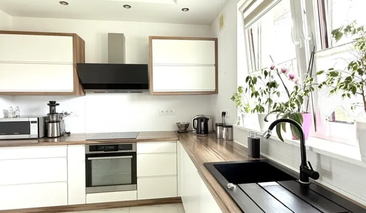 dom wolnostojący, 5 pokoi Mścice, ul. Malinowa