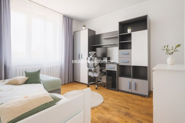 bliźniak, 5 pokoi Wieliczka Centrum, ul. Brata Alojzego Kosiby. Zdjęcie 9