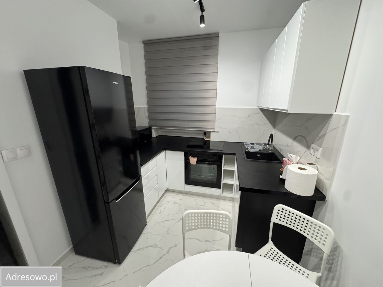 Mieszkanie 3-pokojowe Bytom Śródmieście, ul. Antoniego Józefczaka. Zdjęcie 2