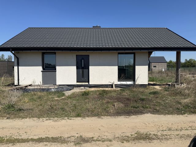 dom wolnostojący, 3 pokoje Gawrony. Zdjęcie 1