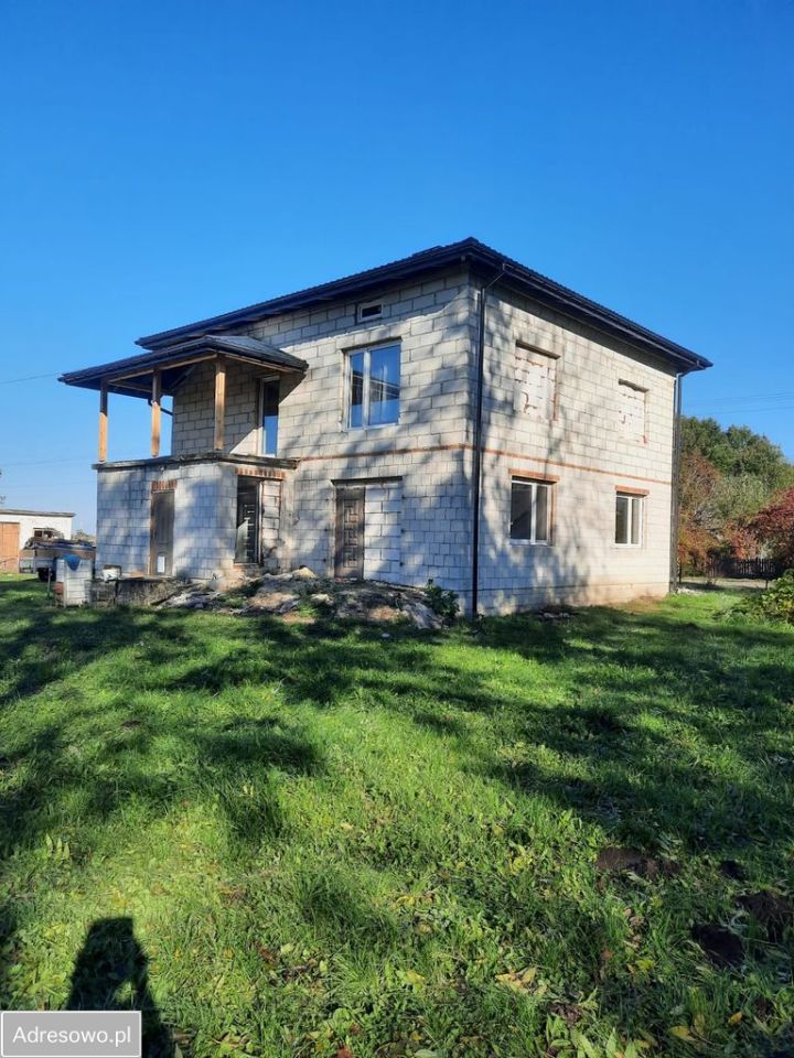 dom wolnostojący, 6 pokoi Muratyn