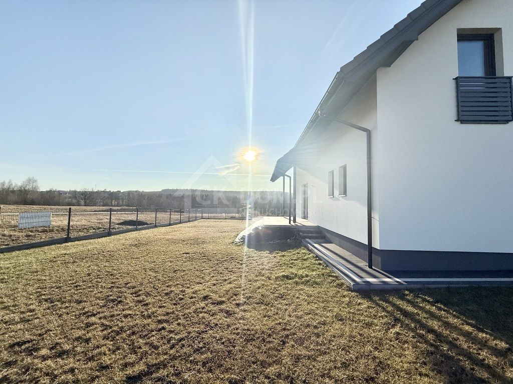 dom wolnostojący, 5 pokoi Bobrza. Zdjęcie 25