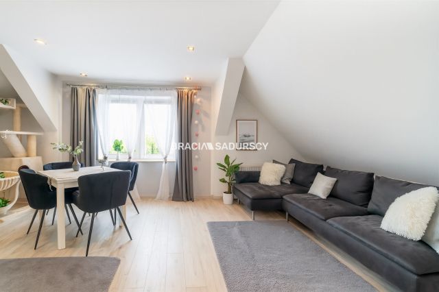 dom wolnostojący, 5 pokoi Kraków Podgórze, ul. Poronińska. Zdjęcie 2