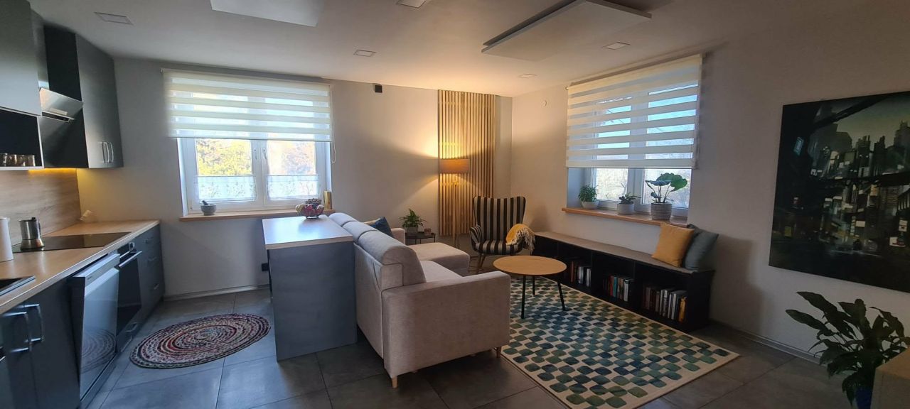 Mieszkanie 3-pokojowe Kluczowa. Zdjęcie 1