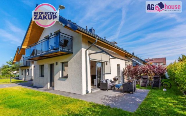 Mieszkanie 3-pokojowe Jastrzębia Góra, ul. Kuracyjna. Zdjęcie 1