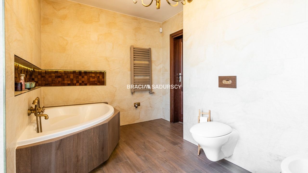 dom wolnostojący, 12 pokoi Myślenice, ul. gen. Józefa Wybickiego. Zdjęcie 19