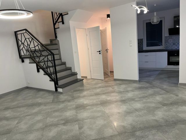 bliźniak, 4 pokoje Gościcino. Zdjęcie 1