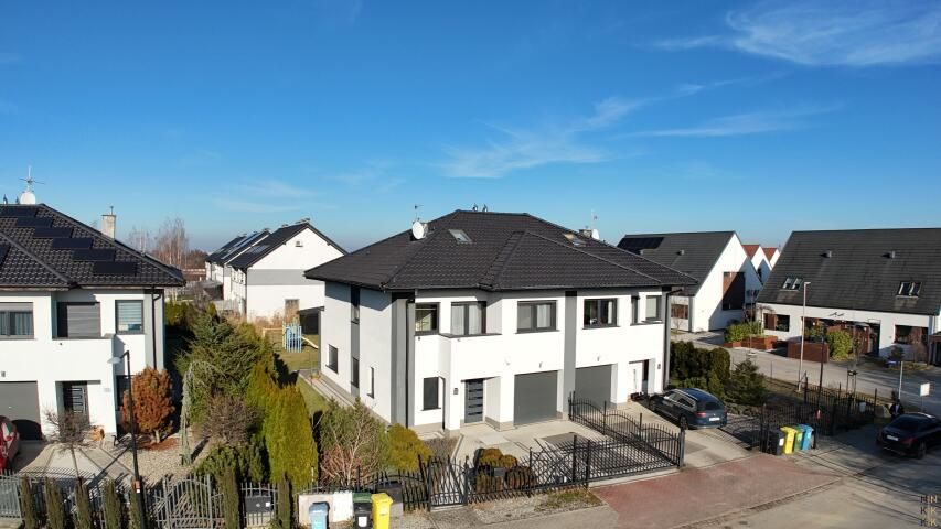 bliźniak, 5 pokoi Ślęza. Zdjęcie 1