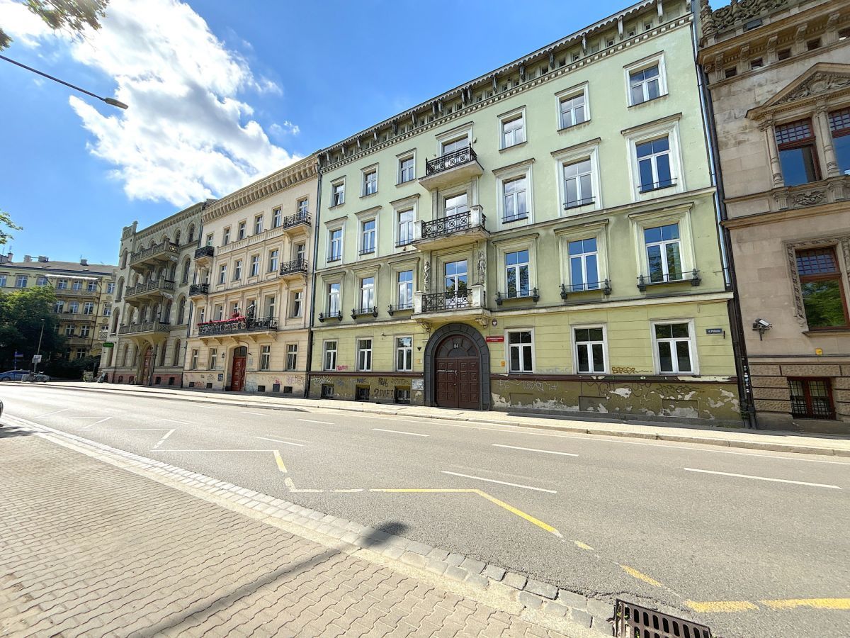 Търговски имот, 1400 m²