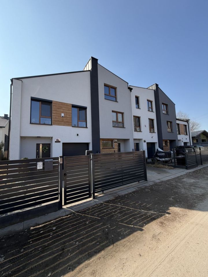 dom szeregowy, 5 pokoi Marki, ul. Warmińska. Zdjęcie 1