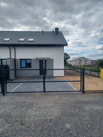 bliźniak Strzeszkowice Duże. Zdjęcie 1