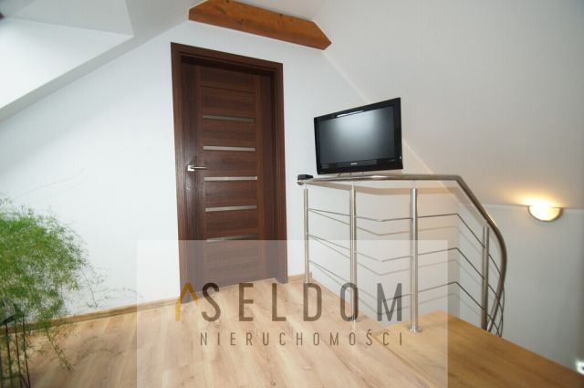 dom wolnostojący, 5 pokoi Mysłakowice. Zdjęcie 13