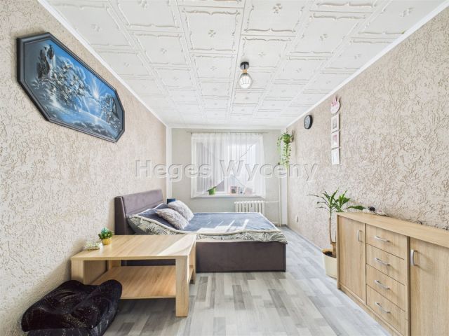 Mieszkanie 4-pokojowe Trzebień. Zdjęcie 8