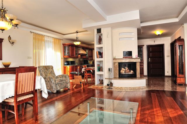 dom wolnostojący, 4 pokoje Niedźwiedź. Zdjęcie 1