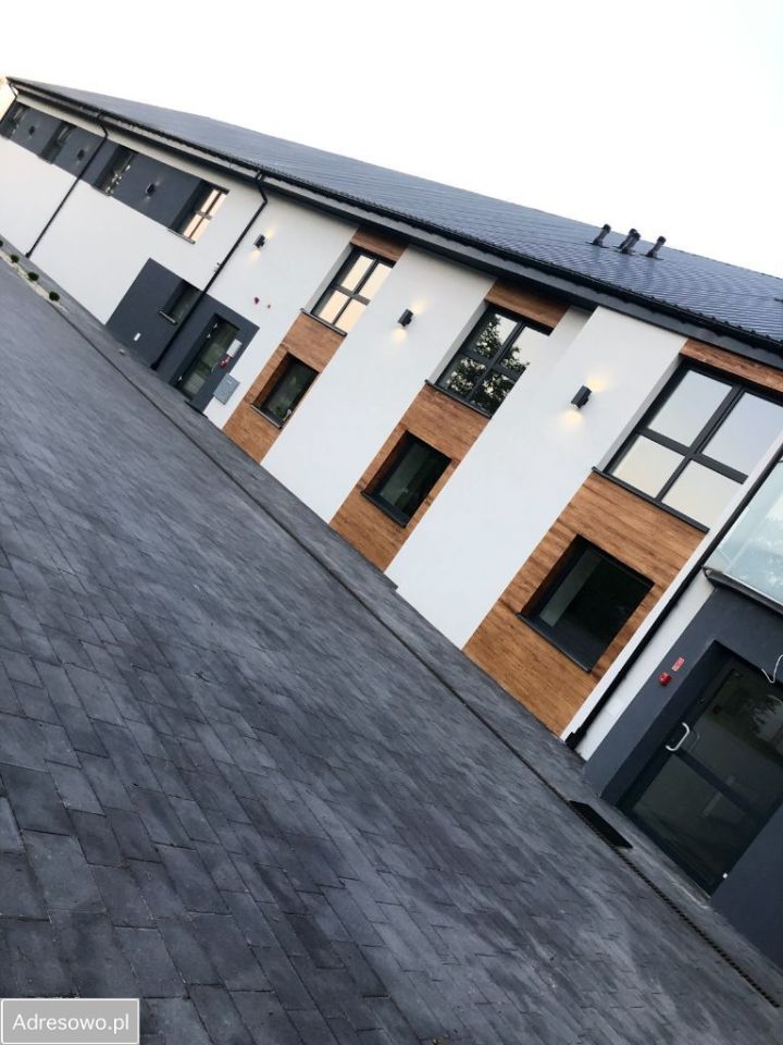 Hala/magazyn Zagrody Zgórsko. Zdjęcie 2