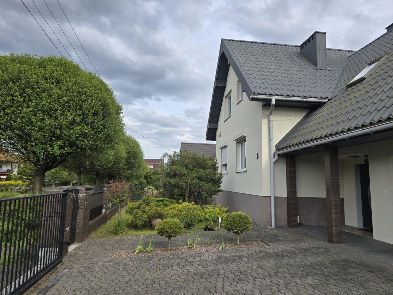 dom wolnostojący, 4 pokoje Bełchatów Olsztyn, ul. Podlaska