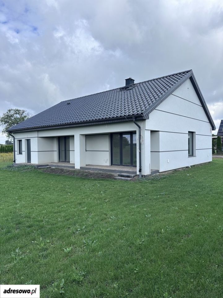 dom wolnostojący, 3 pokoje Święta. Zdjęcie 2