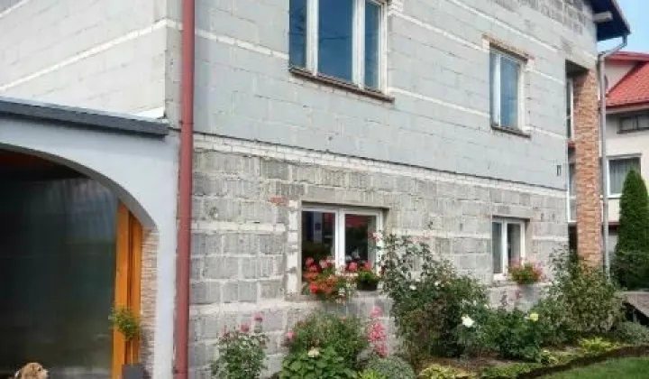 dom wolnostojący, 5 pokoi Tłuszcz Centrum, ul. Spokojna