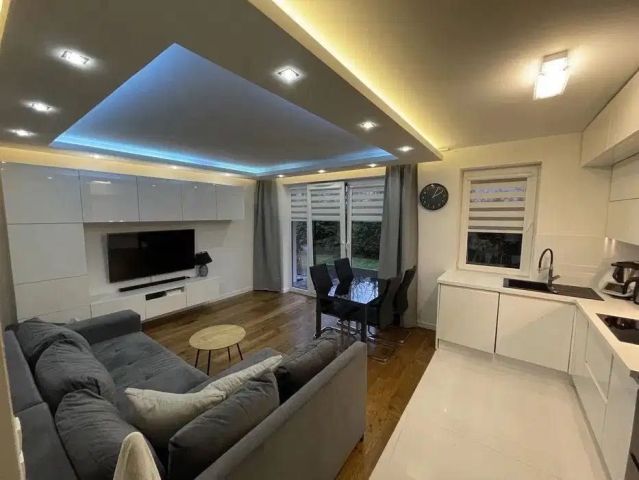 Mieszkanie 3-pokojowe Ząbki. Zdjęcie 1