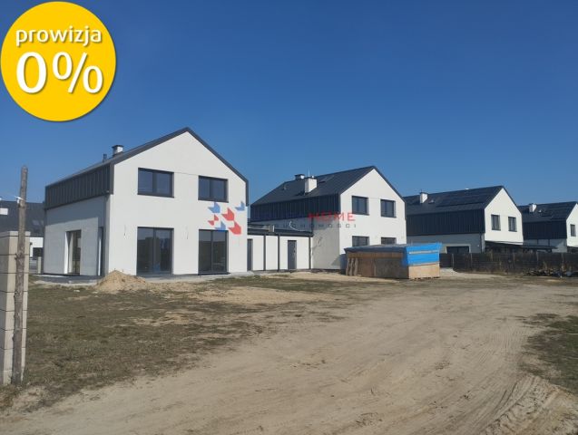 dom szeregowy, 5 pokoi Walendów. Zdjęcie 1