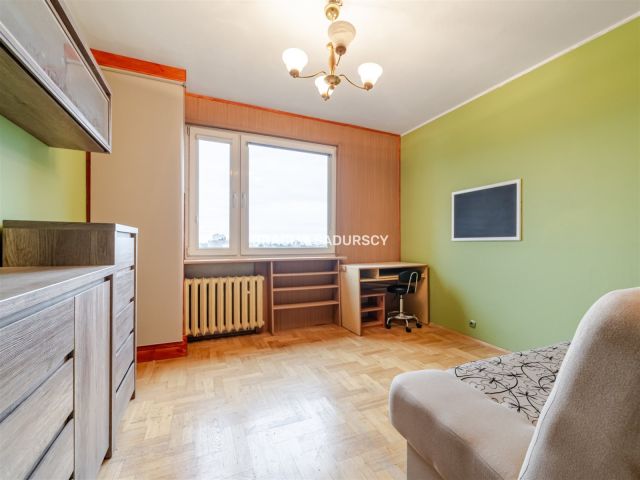 Mieszkanie 2-pokojowe Kraków Czyżyny, os. 2 Pułku Lotniczego. Zdjęcie 2