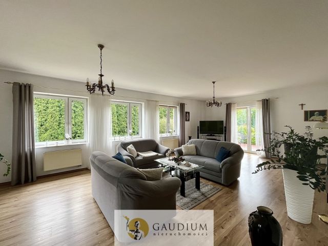 dom wolnostojący, 7 pokoi Bytonia, os. Zielone. Zdjęcie 5