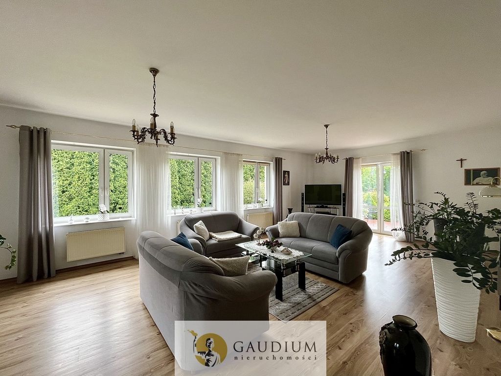 dom wolnostojący, 7 pokoi Bytonia, os. Zielone. Zdjęcie 5