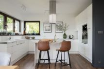 dom wolnostojący, 7 pokoi Kłosowo. Zdjęcie 1