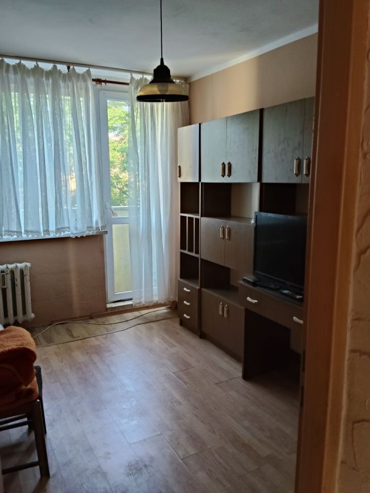 Mieszkanie 3-pokojowe Brzeg Dolny. Zdjęcie 3