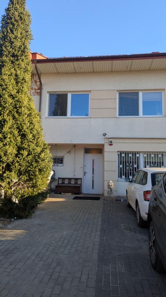 dom szeregowy, 5 pokoi Bobrowiec. Zdjęcie 1